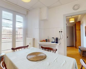 Le Saint Nicolas Bail mobilité - סטרסבור - חדר אוכל