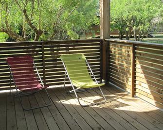 Unusual And Contemporary / Private Pool And Tennis 8kms Uzes - Samane - Bourdic - Balcón