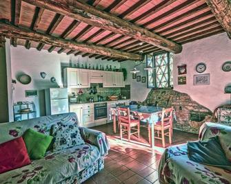 SUSINO - Apartment in a typical Chianti village in the heart of Tuscany - Castellina in Chianti - Pokój dzienny