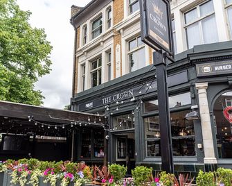 Publove @ The Crown, Battersea - לונדון - בניין