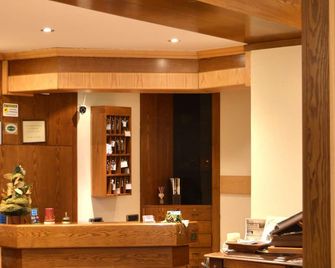 Hotel Wanda - פינצולו - דלפק קבלה