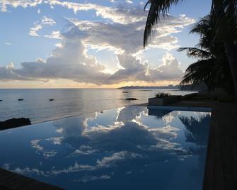 Kirimizi - Hotel & Restaurante - Pemba - Balcony