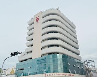 Sakura Hotel - Hat Yai - Building