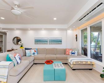 Luxury Beachfront 2 Bedroom at Wyndham Rio Mar, PR - Luquillo - Sala de estar