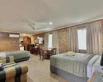 Golden Grain Motor Inn - טמוורת' - חדר שינה