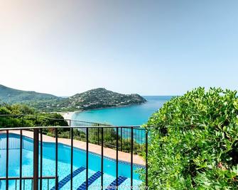 Semi-Detached Villa with Private Pool and Spectacular Views, close to the beach - Torre delle Stelle - Pool
