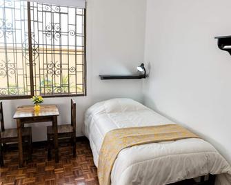 Villa64 - Hostel - Guayaquil - Makuuhuone