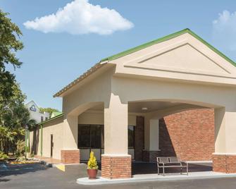 Days Inn by Wyndham Mt Pleasant-Charleston-Patriots Point - Mount Pleasant (Carolina del Sur) - Edificio