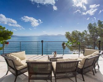 Villa Puntin - Drvenik - Balcony