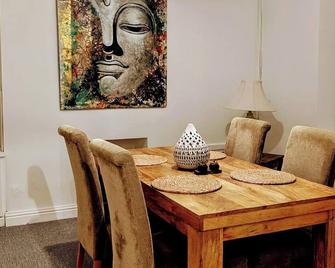 Ty Hiraeth - Caerphilly - Dining room