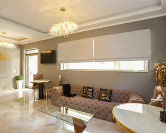 J'Me Boutique Hotel - Adults only - San Ġwann - Living room