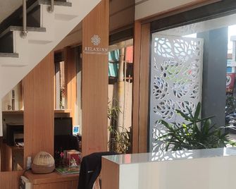 Hotel Relax Inn - Sātāra - Front desk