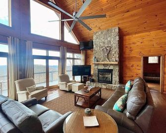 Owl's View - Todd, NC - West Jefferson - Вітальня