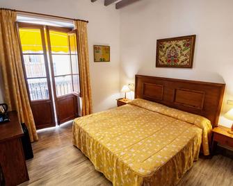 Hostal Loreto - Denia - Patio