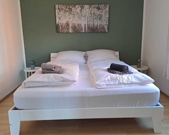 Ferienwohnung Auszeit - Rostock - Schlafzimmer