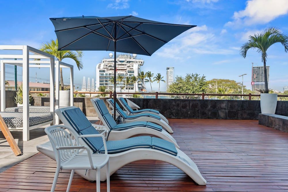 Deck12 Casino and Resort by Monyxbnb - بورتو فولارتا - شرفة