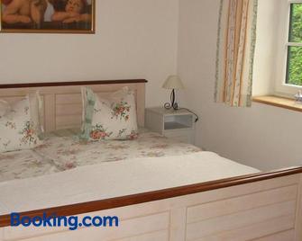 Ferienwohnung Am Pflanzgarten - Ebensee - Bedroom