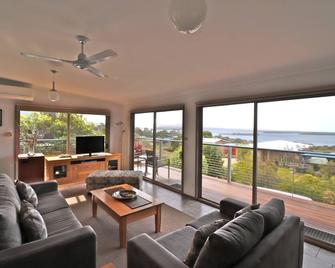 No. 12 on Raheen, Raheen Drive, Mallacoota - Mallacoota - Living room