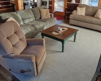 Warm & inviting, Family oriented cabin on the creek. - Mifflinburg - Sala de estar