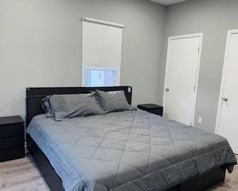 Modern Family Getaway To Nyc - Passaic - Bedroom