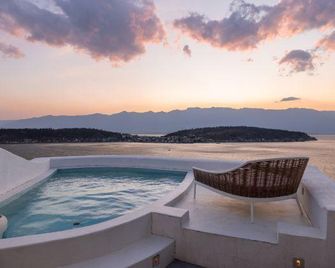 Songyun Cliff Hotel - Dali - Piscina