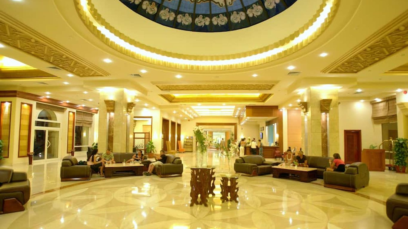 Rehana Royal Beach Resort & Spa