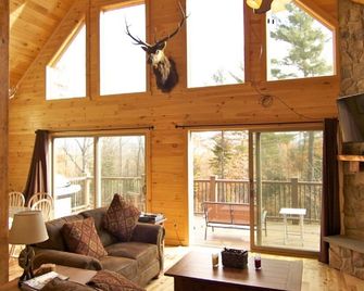 The Sparrow Chalet at Sunrise Village - Bethel - Salon