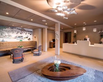Best Western Plus La Corniche - Tolón - Recepción