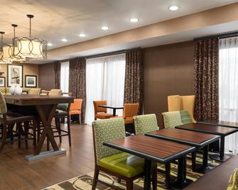 Hampton Inn Wichita-East - Wichita - Lobby