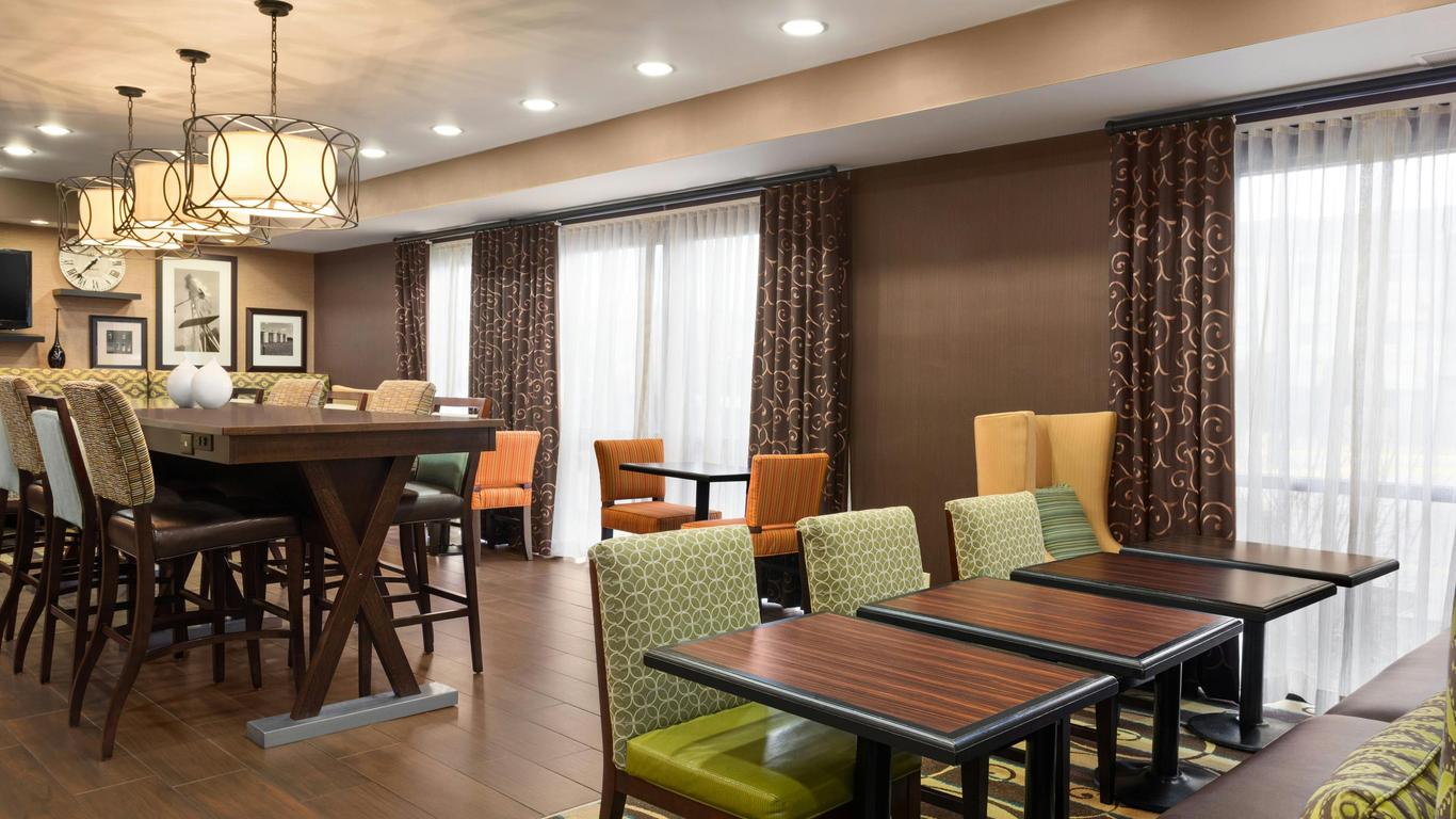Hampton Inn Wichita-East