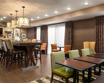Hampton Inn by Hilton Wichita-East - Wichita - Lobby