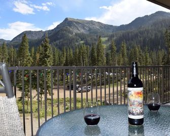 Mountain Views! Elevated Balcony! Walk to the Bavarian, Hiking trails, Lift 4 - Taos Ski Valley - Balcony