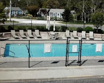 Unit #11 - Ground Floor Efficiency Studio With Ac - North Truro - Pool