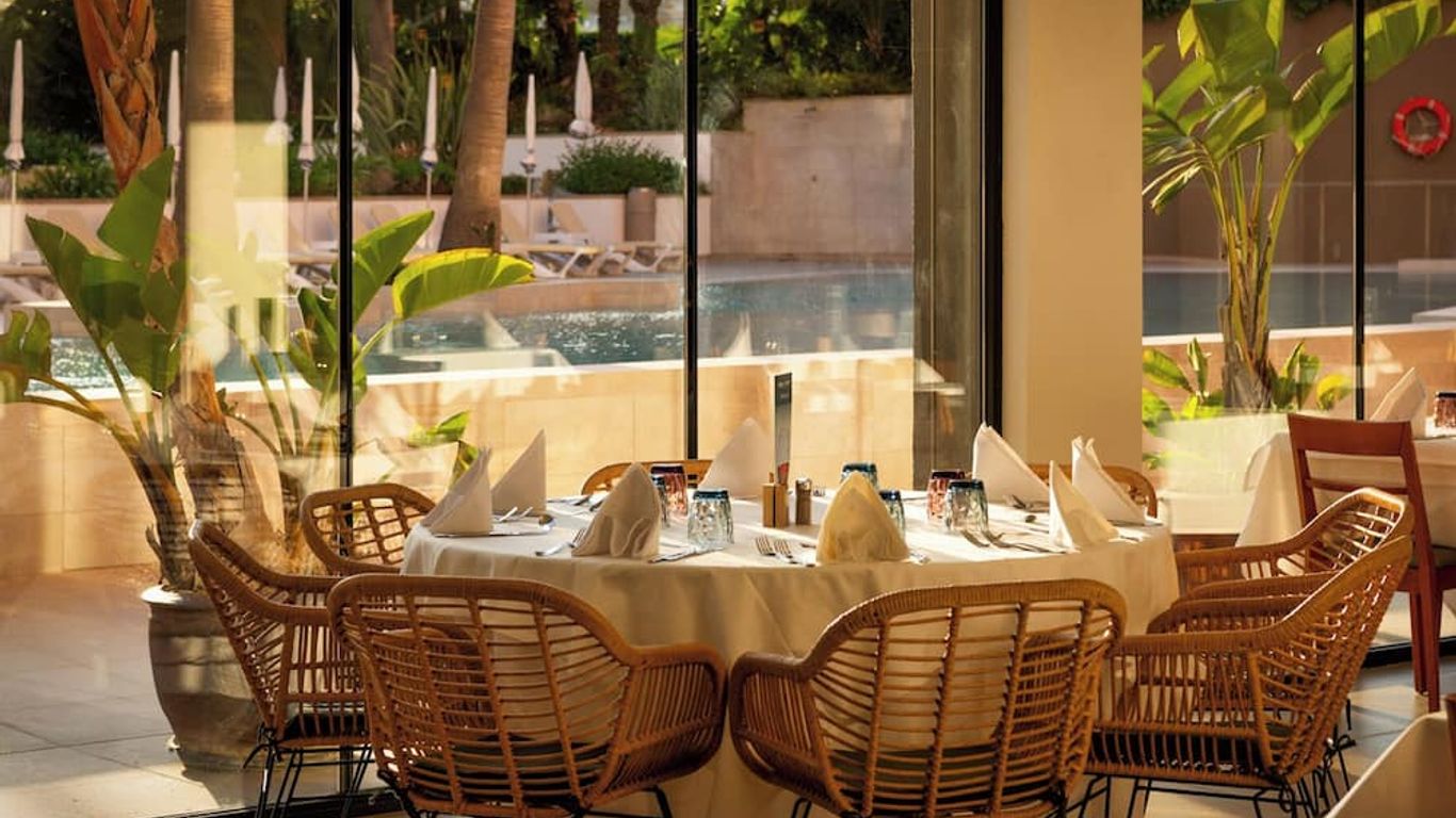 AQUA Hotel The Breeze & Spa - Adults Only +18