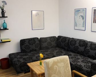 Close to the towns of Saalfeld, Neustadt/Orla, Rudolstadt, Schleiz and Jena - Oppurg - Sala de estar