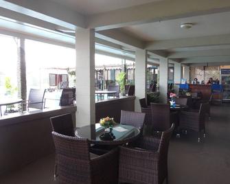 إنسل فيهمارن هوتل - ساموا - ابيا - مطعم