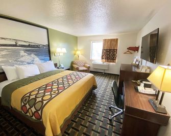 Super 8 by Wyndham Newport News/Jefferson Ave. - ניופורט ניוז - חדר שינה