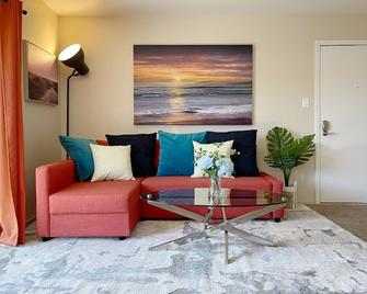 Cozy And Private 2B1b Apartment Near Google - Mountain View - Living room