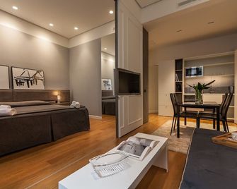 Amazing Suite Piazza Venezia - Roma - Yatak Odası