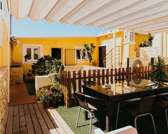 Happy House - פארו - פטיו