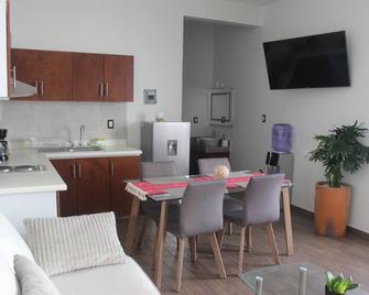 Suites Independencia Oaxaca - Oaxaca - Kitchen