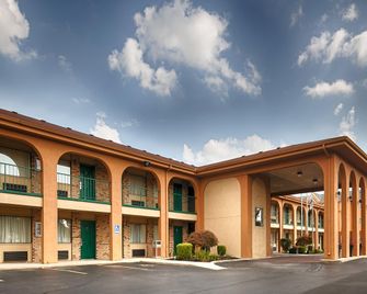 Best Western Executive Inn - Grove City - Building