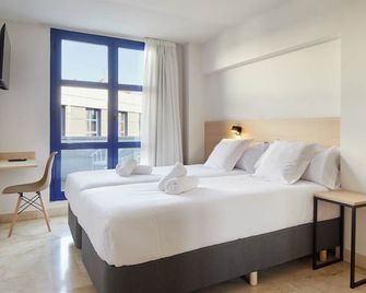 Iraipe Logroño Hotel - Logroño - Kamar Tidur