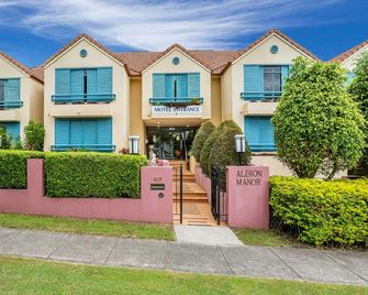 Albion Manor - Brisbane - Building