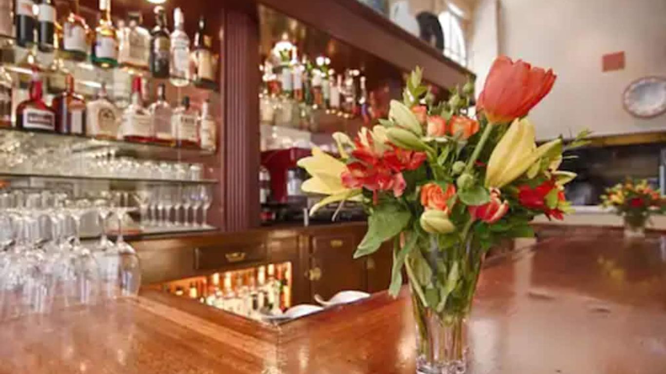 ذا أندروز هوتل