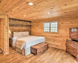 Raven Rock - 31 Acres, Hot Tub, Stream, Fire Pit, Private, High Speed Internet - Zirconia - Bedroom