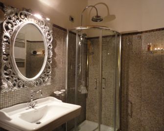 Castello Izzalini Todi Resort - Todi - Baño