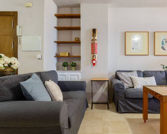 Blue Atlantic Family Home by Cadiz4rentals - Kadyks - Pokój dzienny