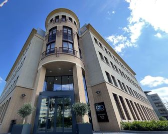 Ozo Hotels Antares Airport - Hoofddorp - Building