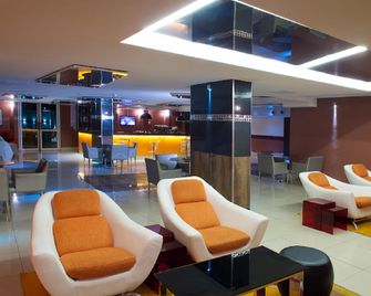 Aa Entertainment Hotel , Abeokuta - Abeokuta - Lounge